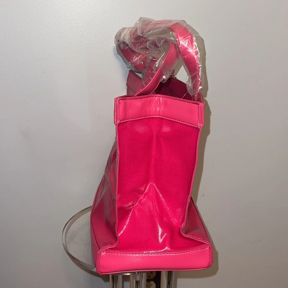 Bosom Buddy Bags NWT pink medium size Satchel handbag. Gold accents.